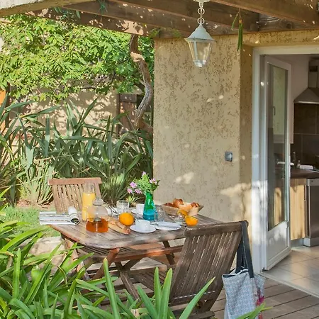 Minivilla Lilas Independante A Avec Jardin Et Piscine Jardin Et Bbq Calvi (Corsica)