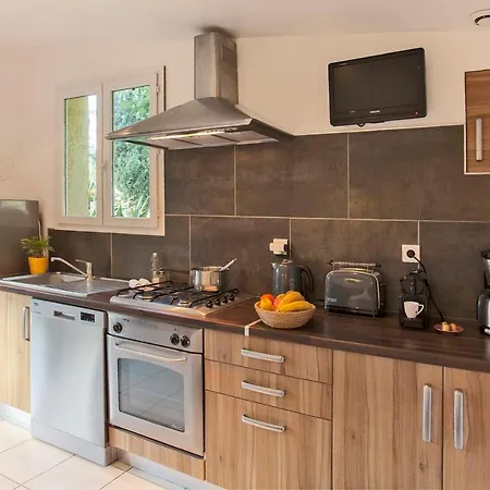 Minivilla Lilas Independante A Avec Jardin Et Piscine Jardin Et Bbq Villa