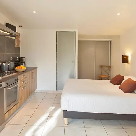 Villa Minivilla Lilas Independante A Avec Jardin Et Piscine Jardin Et Bbq Calvi (Corsica)