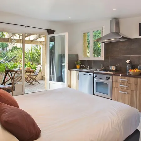 Minivilla Lilas Independante A Avec Jardin Et Piscine Jardin Et Bbq