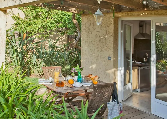 Minivilla Lilas Independante A Avec Jardin Et Piscine Jardin Et Bbq Calvi