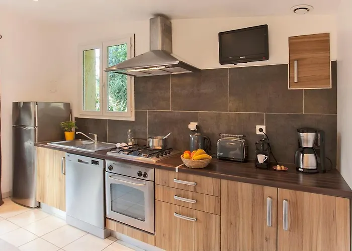 Minivilla Lilas Indépendante à Avec Jardin Et Piscine Jardin Et Bbq Villa