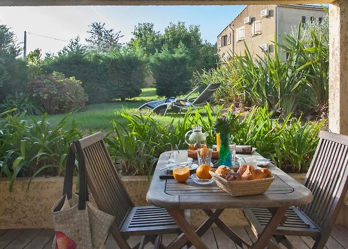 Villa Minivilla Lilas Independante A Avec Jardin Et Piscine Jardin Et Bbq *