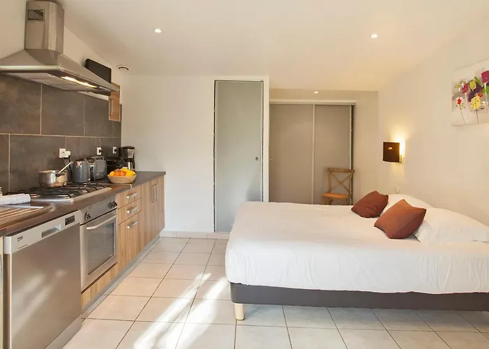 Villa Minivilla Lilas Indépendante à Avec Jardin Et Piscine Jardin Et Bbq Calvi (Corsica)