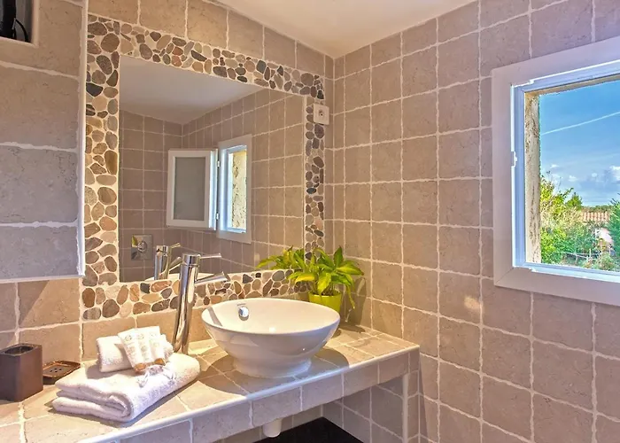 Minivilla Lilas Indépendante à Avec Jardin Et Piscine Jardin Et Bbq